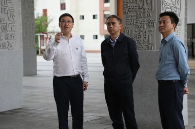 都匀市长张宗良一行莅临贵州经贸职业技术学院调研 助力区域商贸人才培养